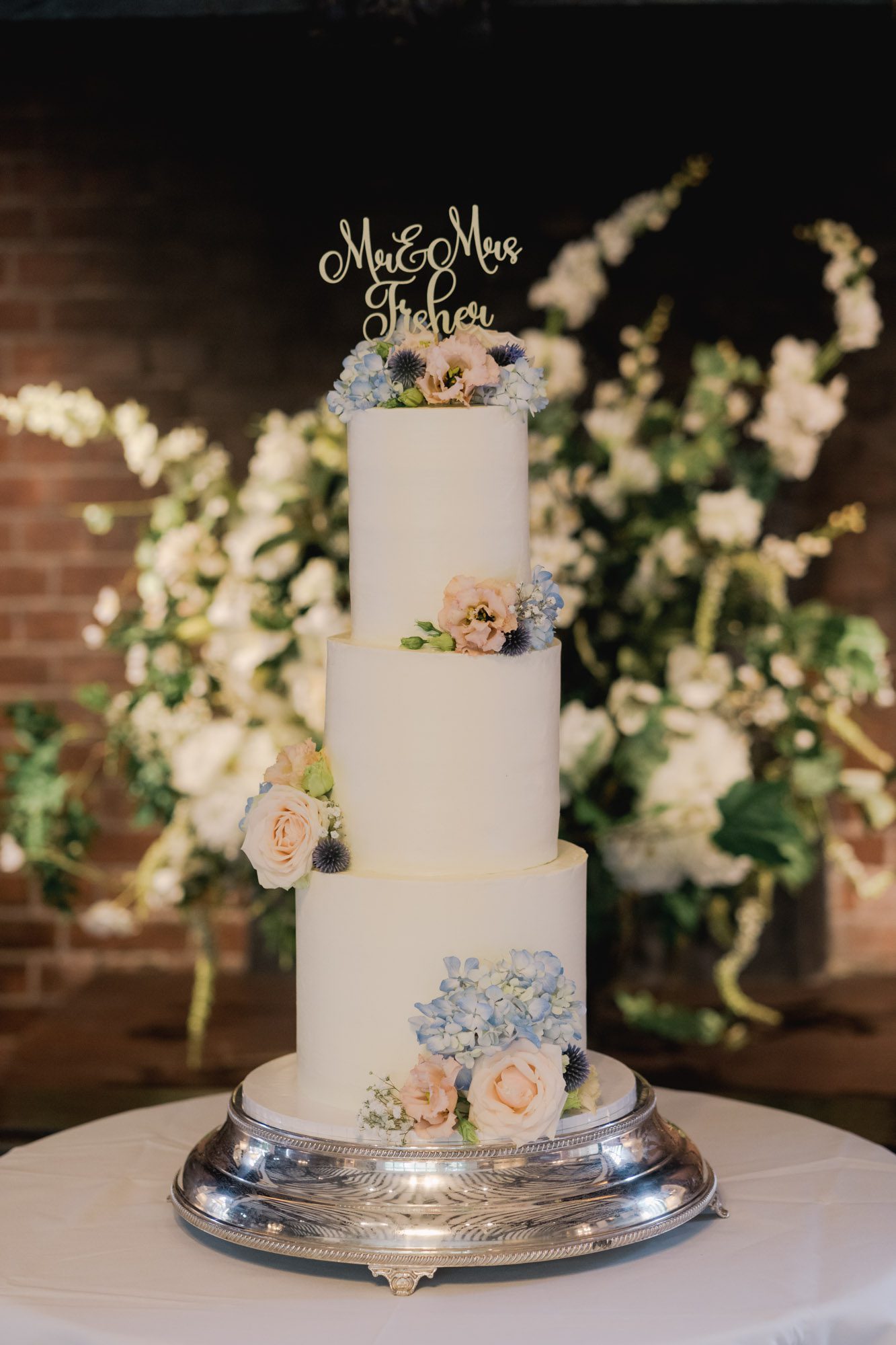 A wedding cake at Ramster Hall.